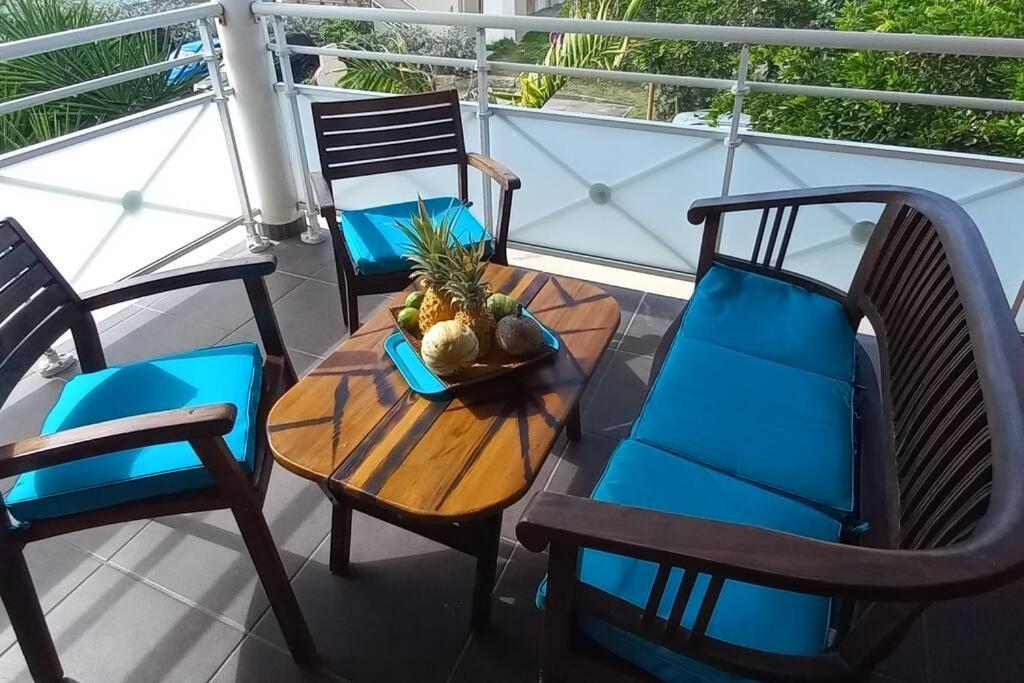 Les Pieds Dans L'Eau Chez Syl Apartment Le Moule Exterior photo